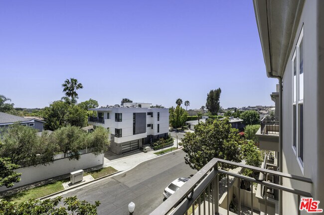 Building Photo - 1820 Benecia Ave