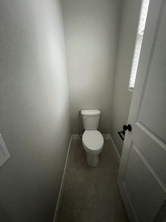 Building Photo - 232 Tuso Ranch Rd