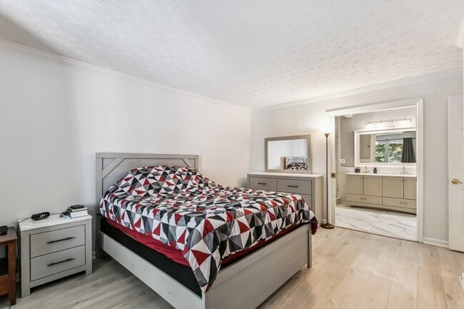 Building Photo - 19 Normandy Ct NE