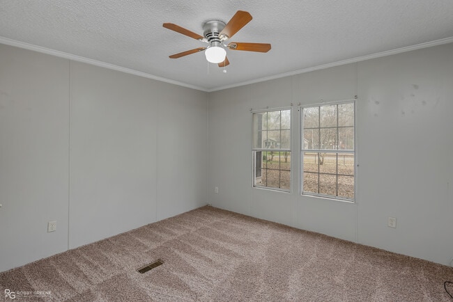 Building Photo - 409 Wildoak Dr