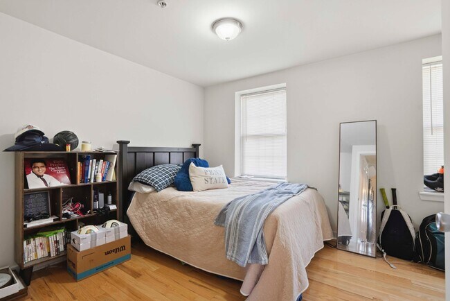 Building Photo - 520 S 4th St