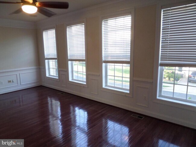 Building Photo - 15998 Greymill Manor Dr