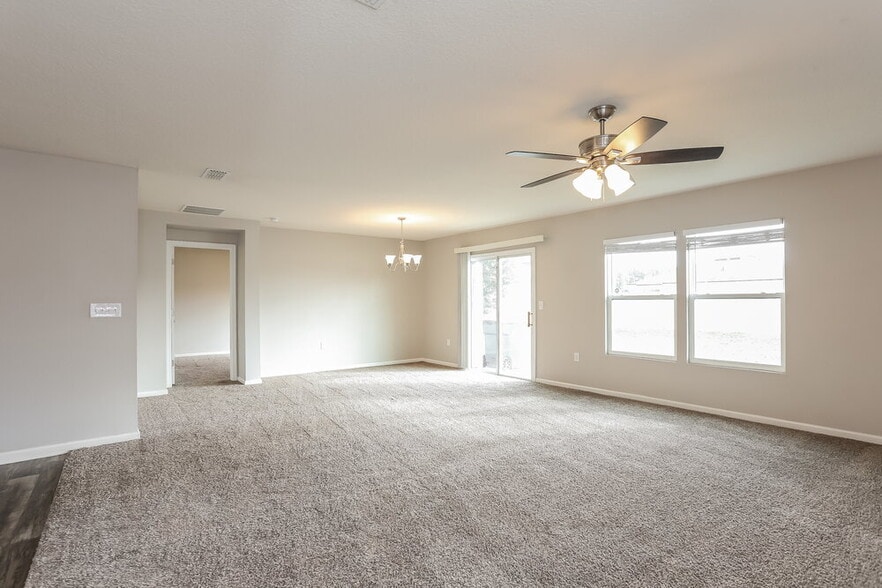 Building Photo - 6780 Sandle Dr