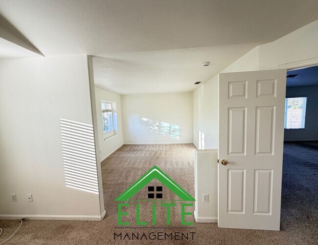 Building Photo - Beautiful and Spacious 4-Bedroom Home in P...