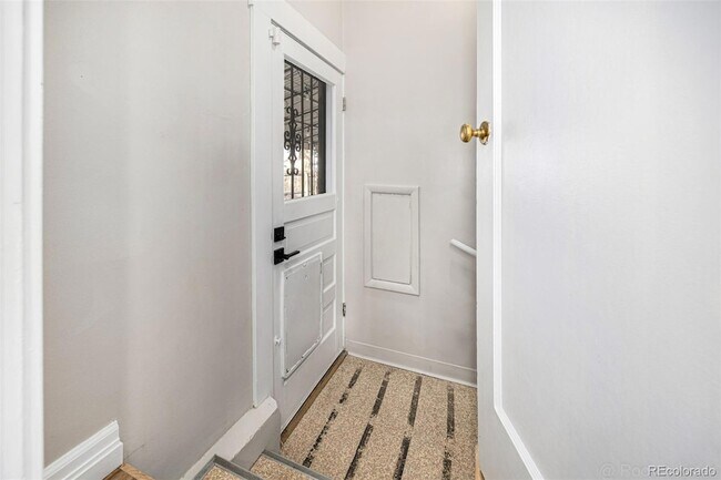 Building Photo - 1150 S Jackson St