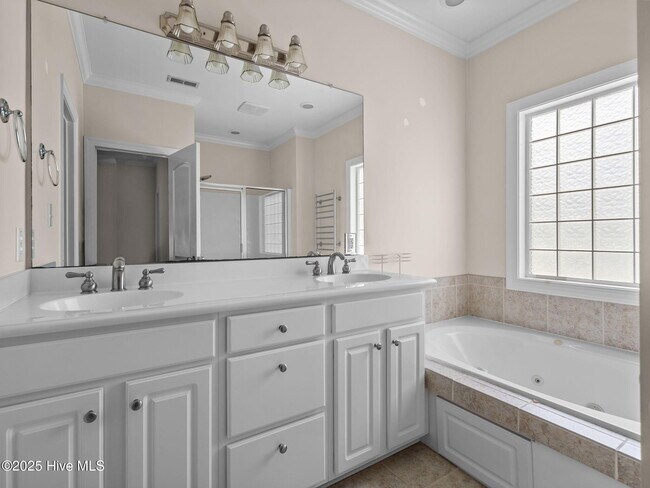 Building Photo - 541 Park Meadows Dr