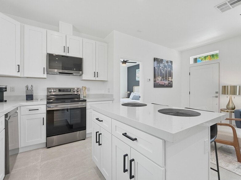 Building Photo - 2197 Jacques Dr