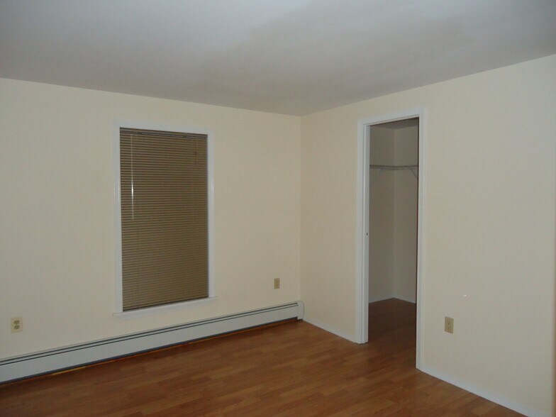 Building Photo - 24 Chilmark St