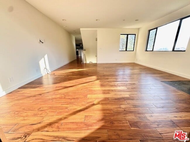 Building Photo - 6441 Bryn Mawr Dr