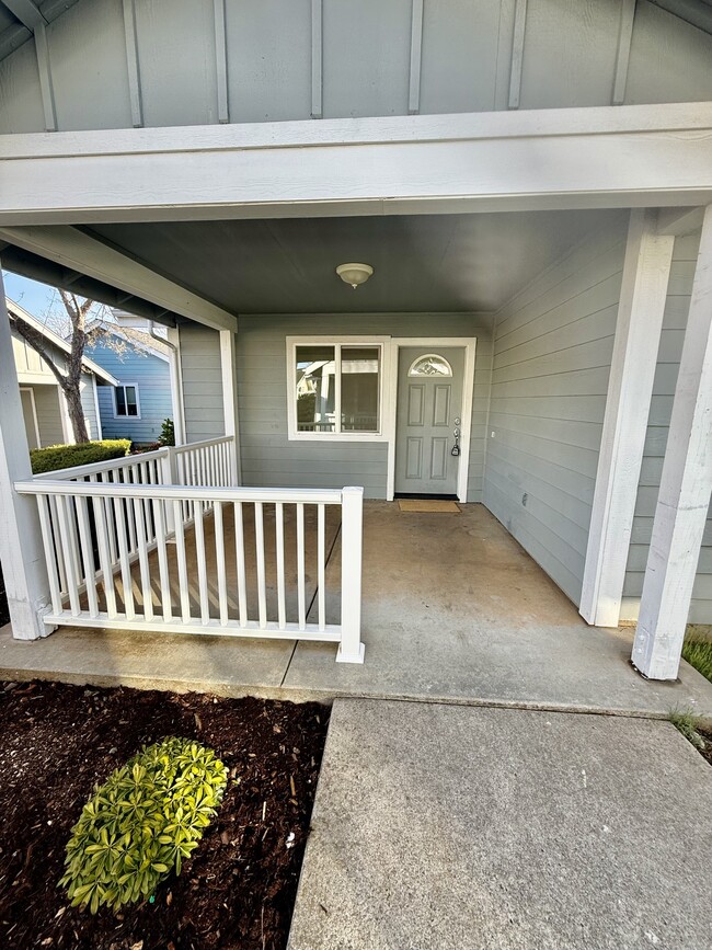 Building Photo - 179 Highlands Ct