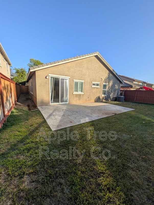 Building Photo - 1349 Edelweiss Dr