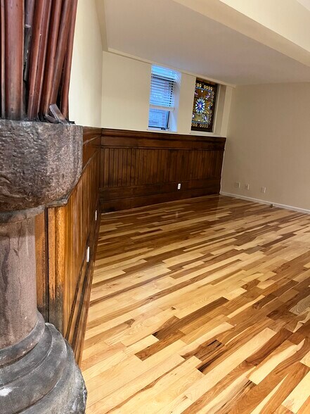 Building Photo - 17 Bow St