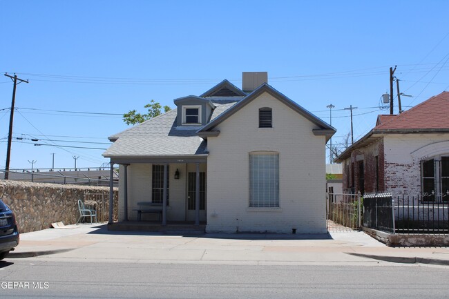 Building Photo - 1404 E San Antonio Ave
