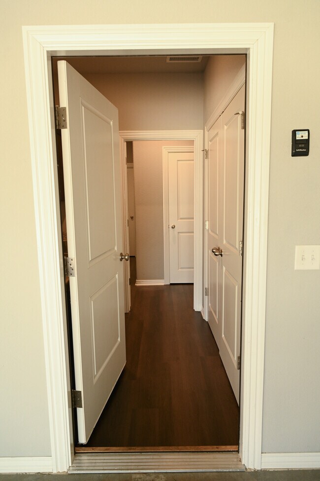 Building Photo - 211 Grove Ln