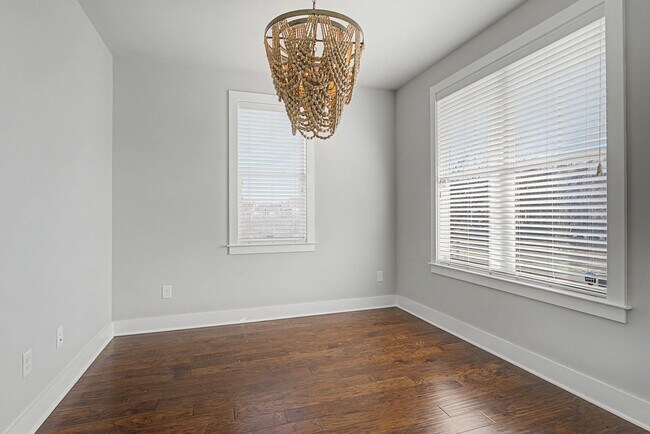 Building Photo - 766 Cottage Park Dr