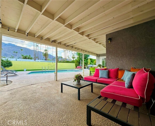 Building Photo - 1331 S Sunrise Way