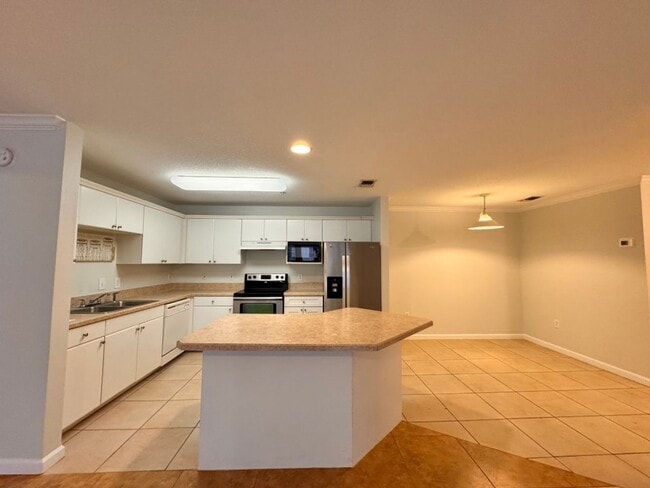 Building Photo - 3591 Kernan Blvd S