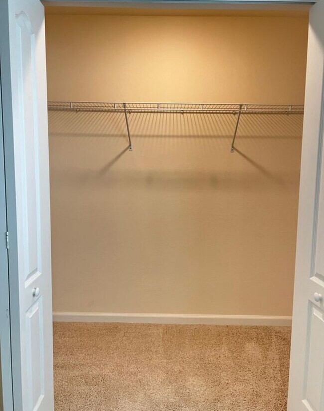 Building Photo - 131 Pomona Wy