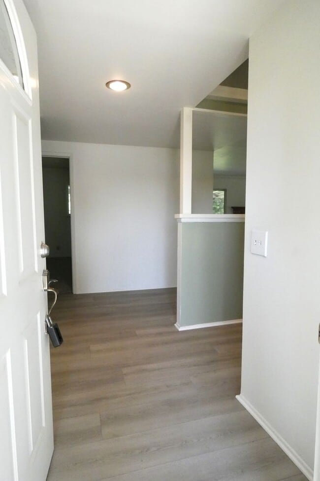 Building Photo - *Available NOW  in Whittier!*