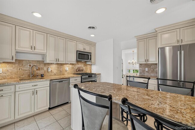 Building Photo - 234 Betsy Ross Dr