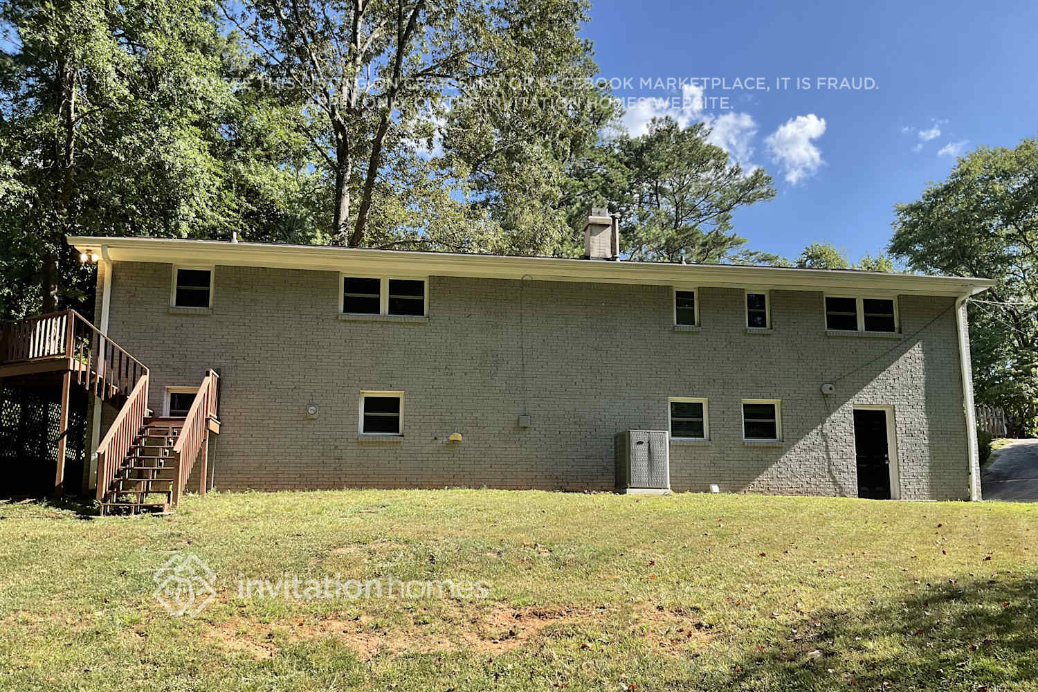 Building Photo - 3782 Lake Dr SE