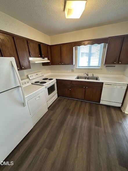 Building Photo - 2365 Champion Ct