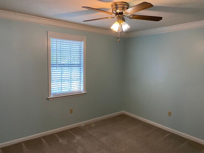 Building Photo - 513 Adams Mill Ln