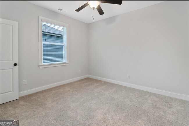 Building Photo - 127 Vivian Ln