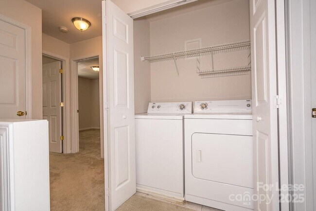 Building Photo - 6937 Rothchild Dr