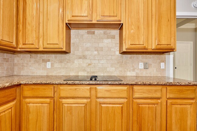 Building Photo - 6734 Wildacre Dr