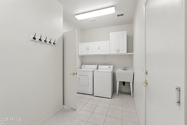 Building Photo - 17934 W Deneen Way