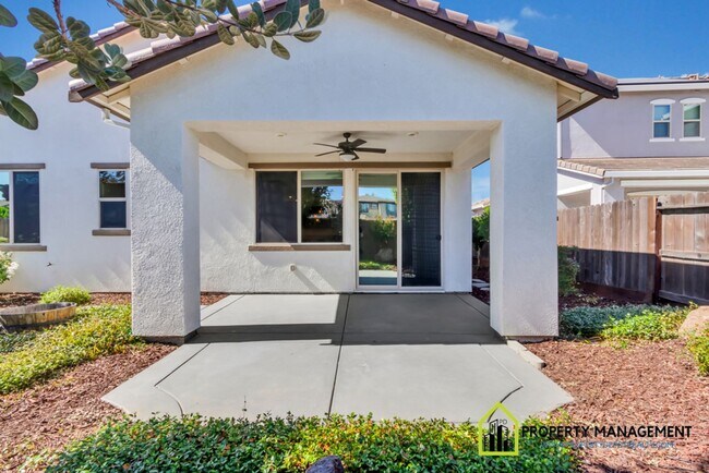 Building Photo - Vineyard Creek-Former Model Home