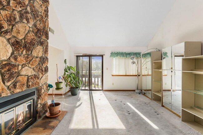 Building Photo - 422 Panorama Dr