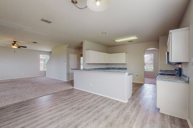 Building Photo - ***Pre-Marketing*** Great Home with Room T...