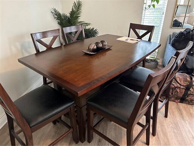 Building Photo - 2737 NE 28th St