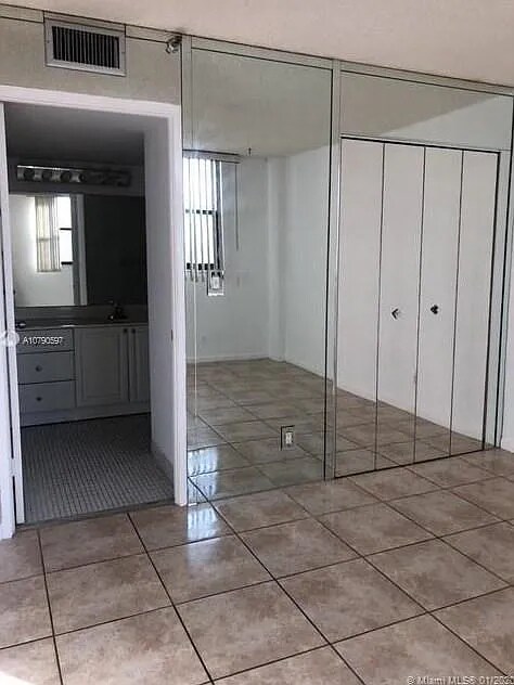 Building Photo - 290 174th St St