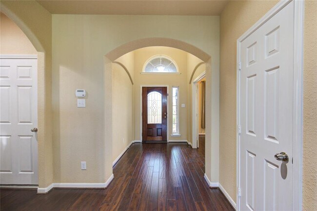 Building Photo - 6907 Stevenson Dr