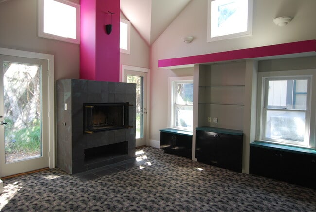 Building Photo - Pristine Craftsman in Belmont Heights!