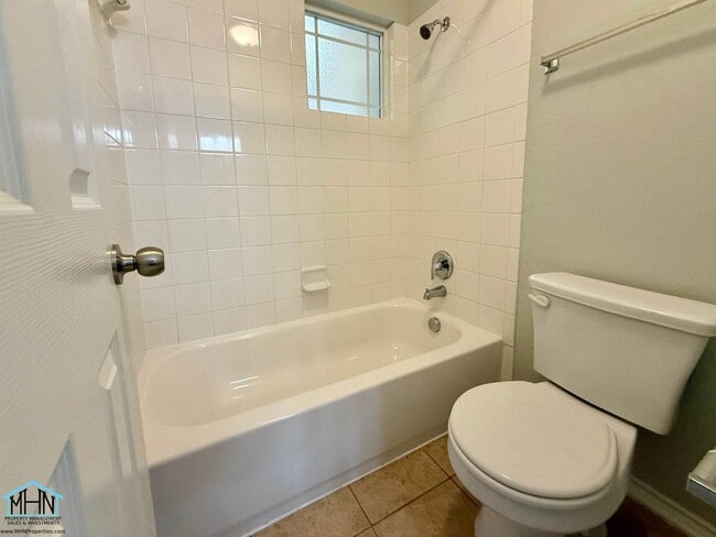 Building Photo - Spacious and Beautiful Two-Story 5 Bedrooms, 3.5 Bathrooms Home, With Easy Access to I-35, Loop 1...