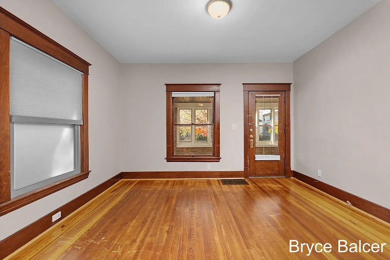 Building Photo - 1350 Davis Ave NW