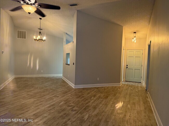 Building Photo - 8562 Echoridge Ct