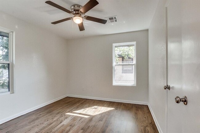 Building Photo - 2725 Texoma Dr