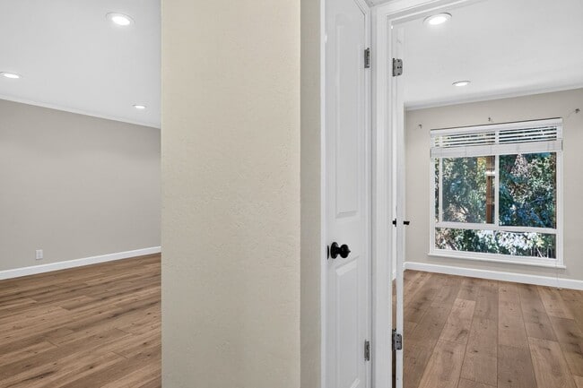 Building Photo - Resort-Style Living in Walnut Creek! Bright 1BR w/ Private Tree-Line Balcony!