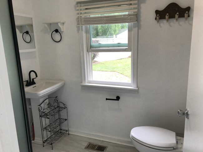 Building Photo - 88 Morris Dr