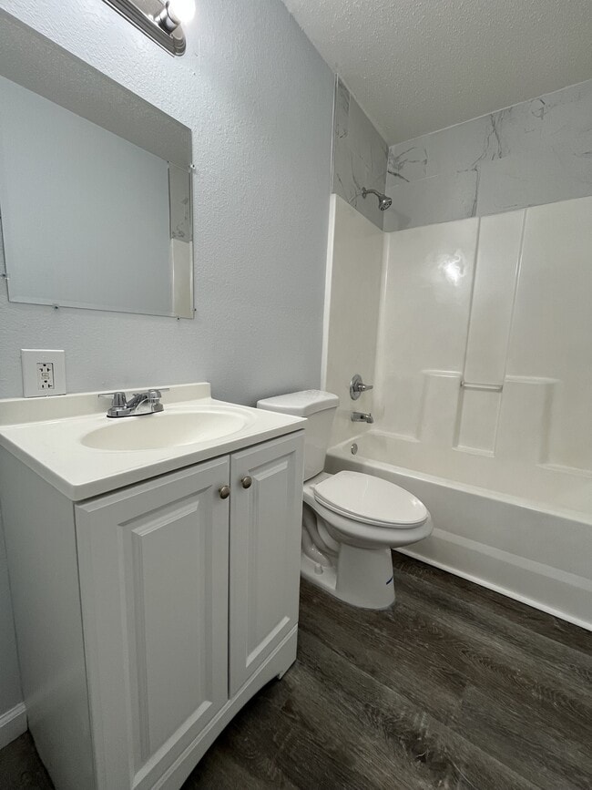 Building Photo - 119 S 8th St