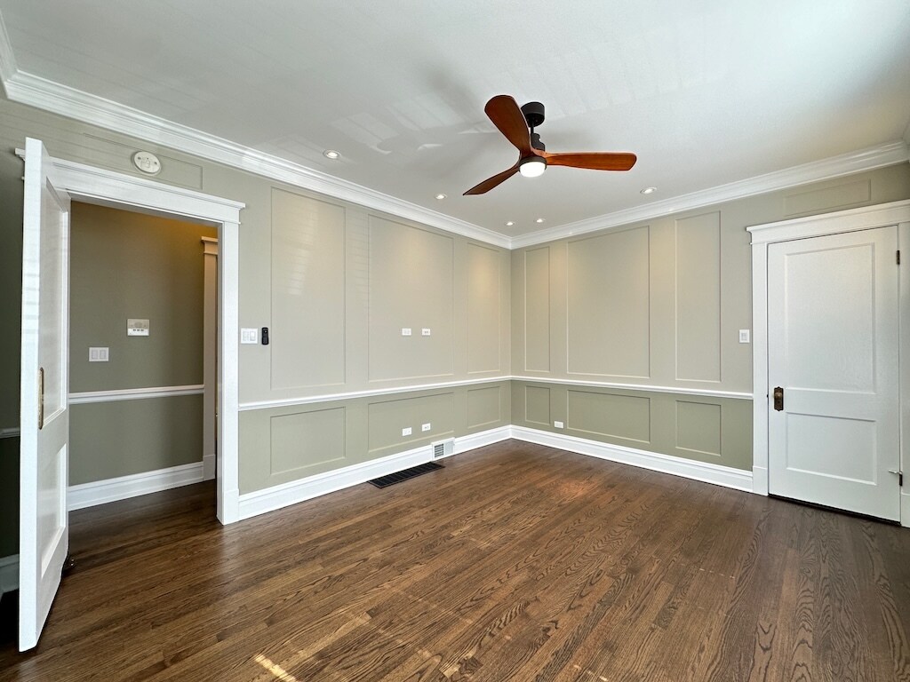 Building Photo - 1915 W Berenice Ave