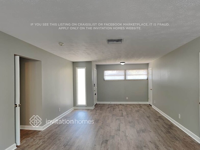 Building Photo - 4633 Waverly Ln