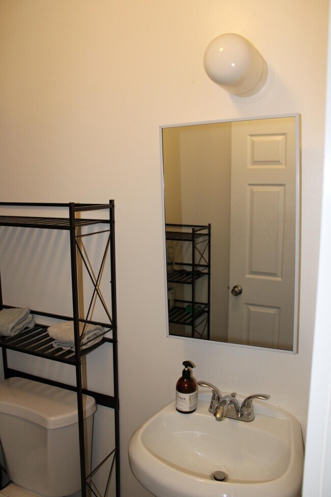 Building Photo - 2824 8th Ave