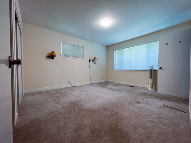 Building Photo - Renovated Sunnyvale House with Swimming Po...