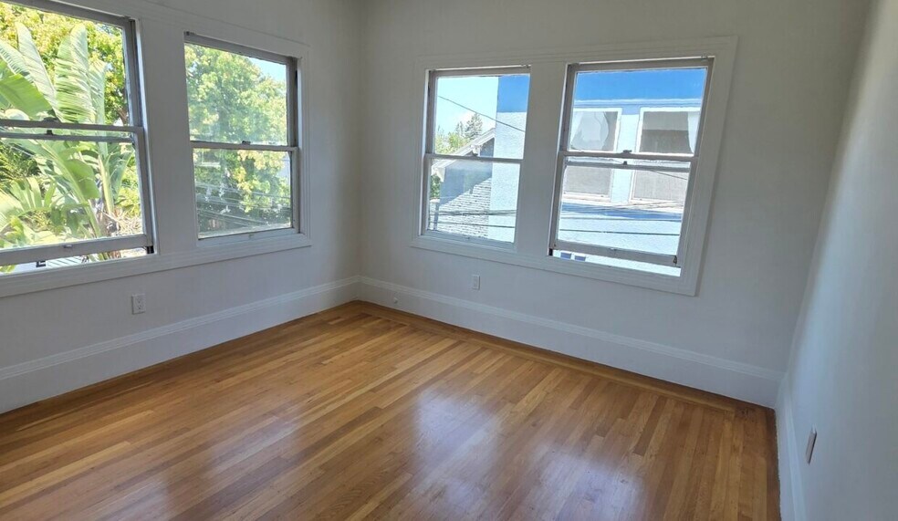 Building Photo - 2720 College Ave